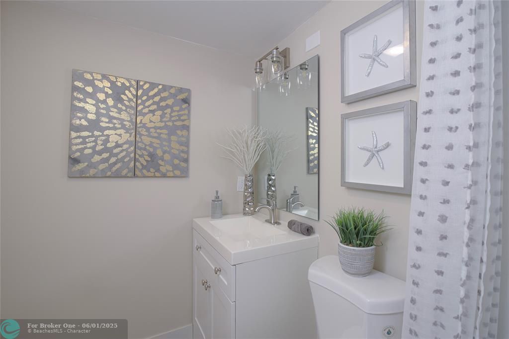 Recently Sold: $149,000 (1 beds, 1 baths, 706 Square Feet)