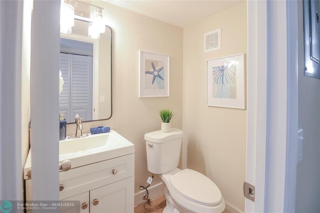 Recently Sold: $149,000 (1 beds, 1 baths, 706 Square Feet)