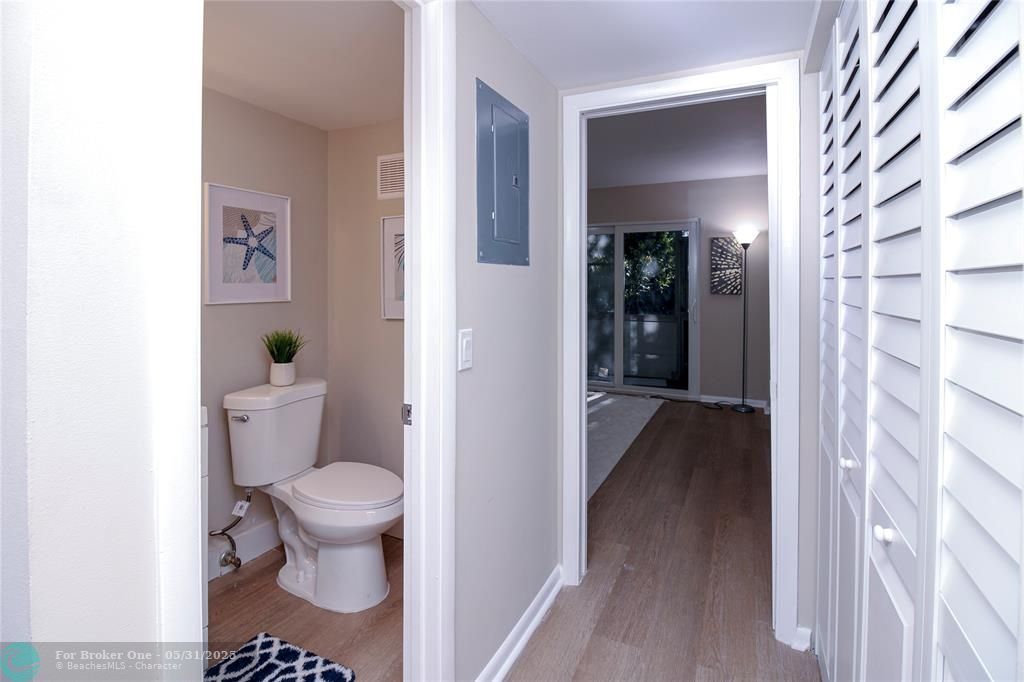 Recently Sold: $149,000 (1 beds, 1 baths, 706 Square Feet)