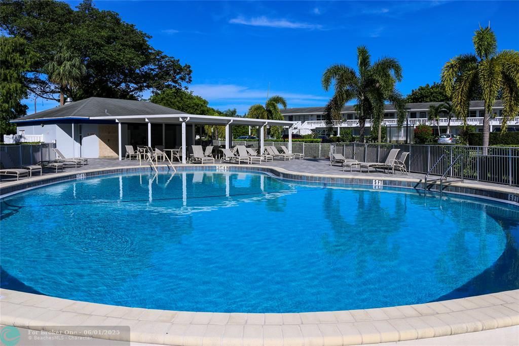 Recently Sold: $149,000 (1 beds, 1 baths, 706 Square Feet)
