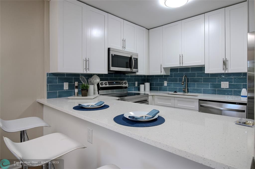 Recently Sold: $149,000 (1 beds, 1 baths, 706 Square Feet)