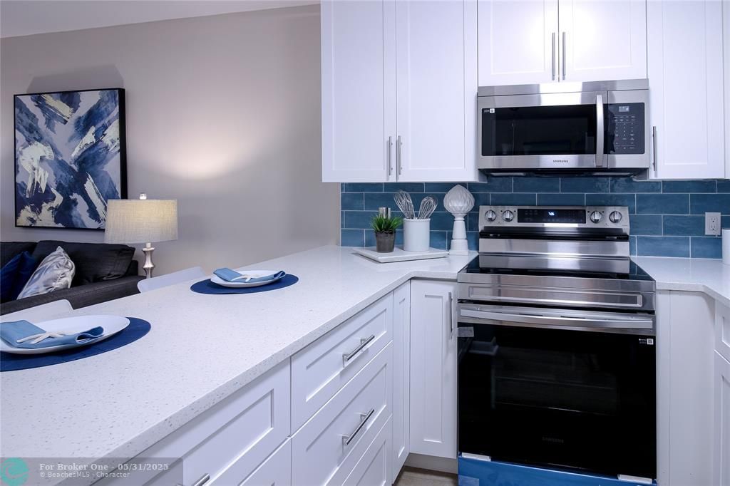Recently Sold: $149,000 (1 beds, 1 baths, 706 Square Feet)
