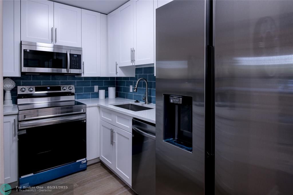 Recently Sold: $149,000 (1 beds, 1 baths, 706 Square Feet)