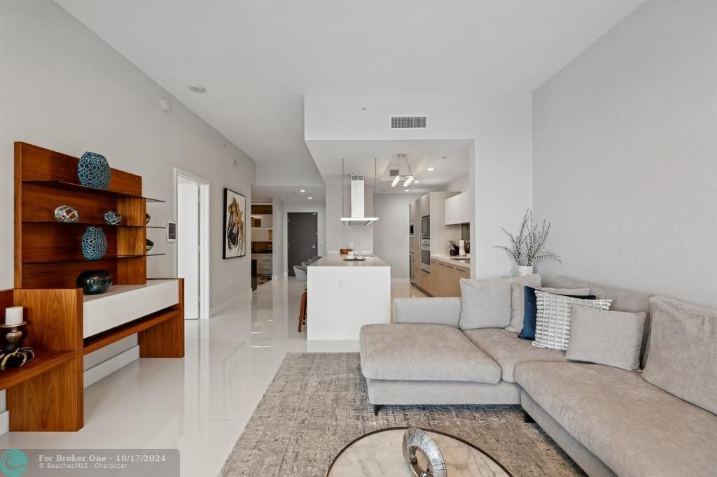 Recently Sold: $1,595,000 (3 beds, 3 baths, 2158 Square Feet)