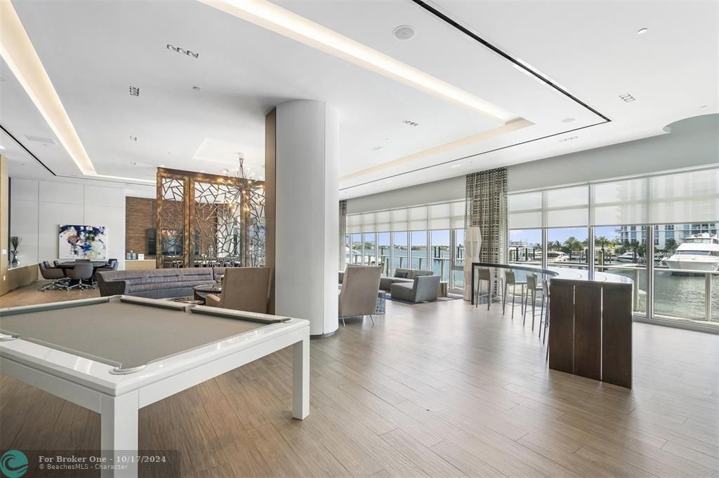 Recently Sold: $1,595,000 (3 beds, 3 baths, 2158 Square Feet)