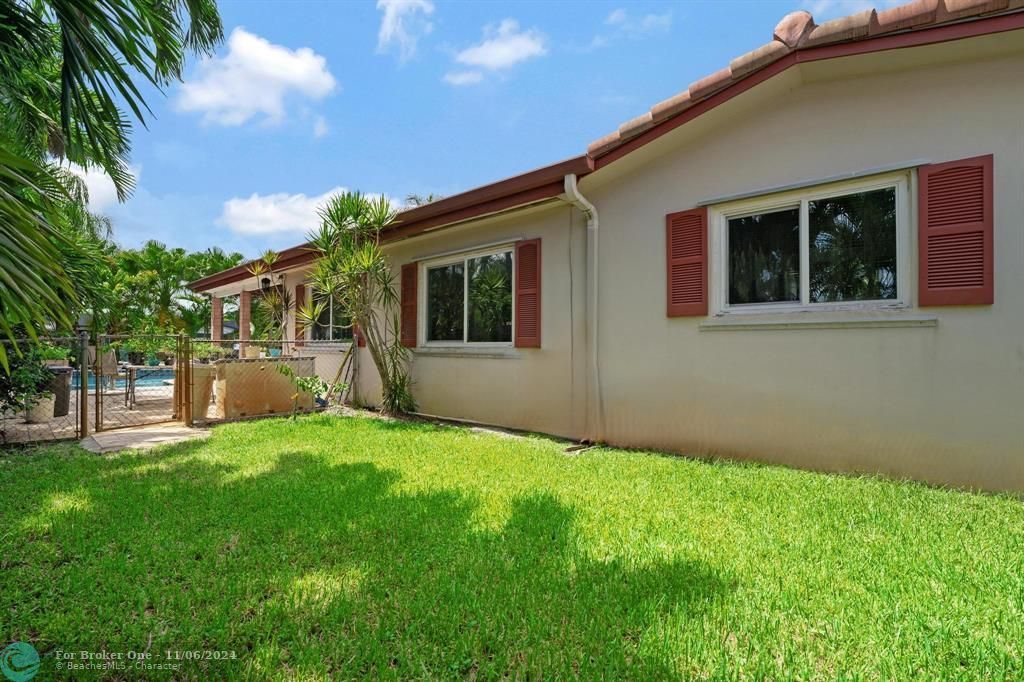 Active With Contract: $709,900 (4 beds, 2 baths, 1938 Square Feet)