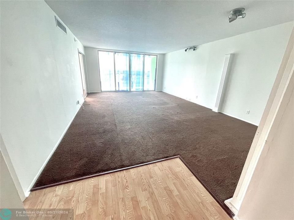 Activo con contrato: $248,800 (3 camas, 2 baños, 1390 Pies cuadrados)