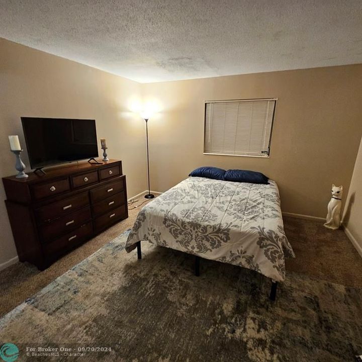 For Sale: $160,000 (2 beds, 1 baths, 1444 Square Feet)