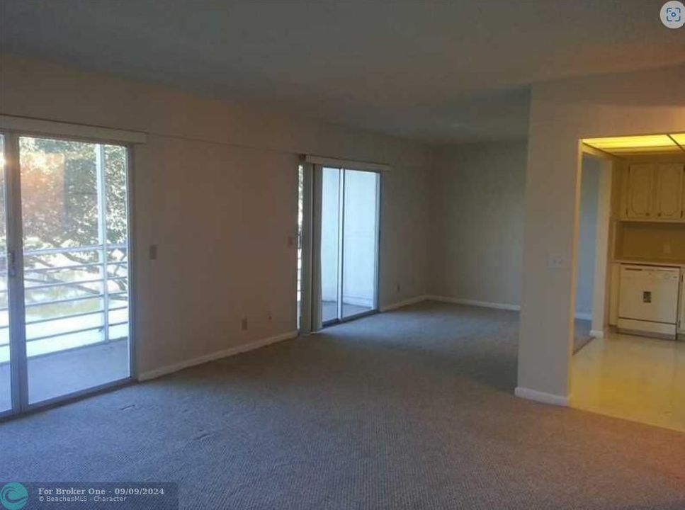 Recently Rented: $1,275 (1 beds, 1 baths, 804 Square Feet)