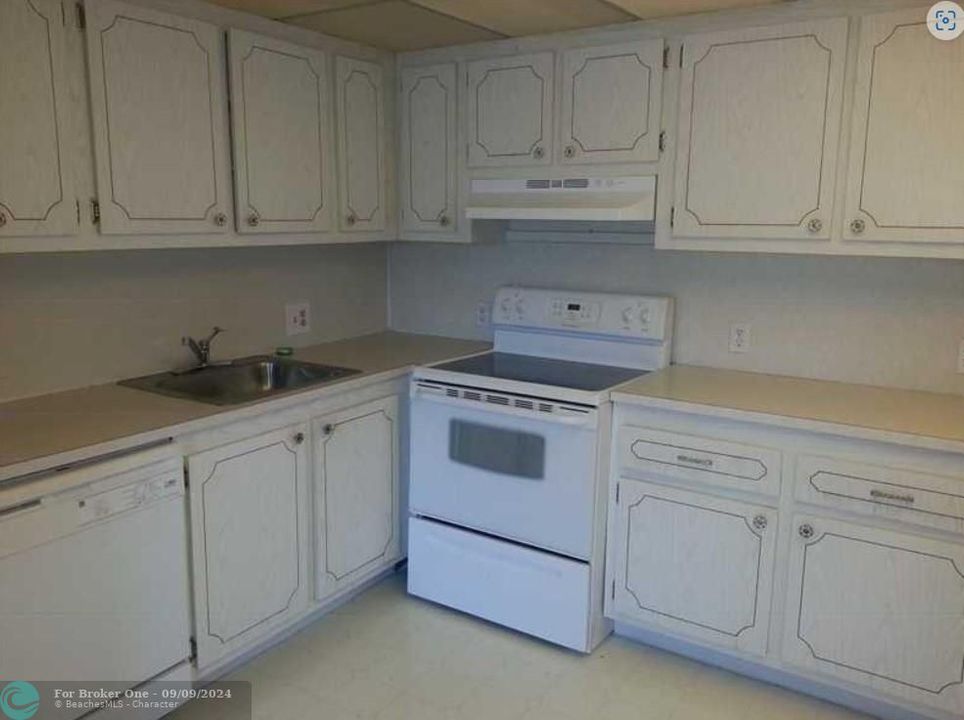 Recently Rented: $1,275 (1 beds, 1 baths, 804 Square Feet)