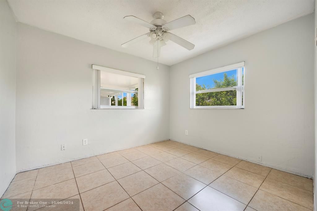 Active With Contract: $370,000 (3 beds, 2 baths, 1239 Square Feet)