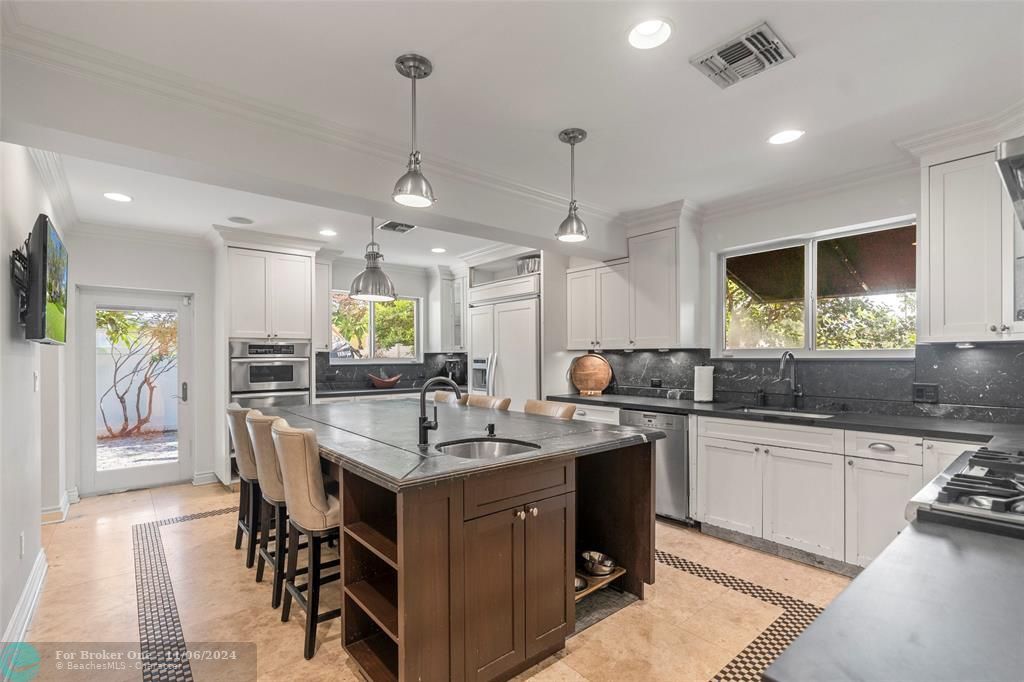 Active With Contract: $1,599,000 (4 beds, 2 baths, 2492 Square Feet)