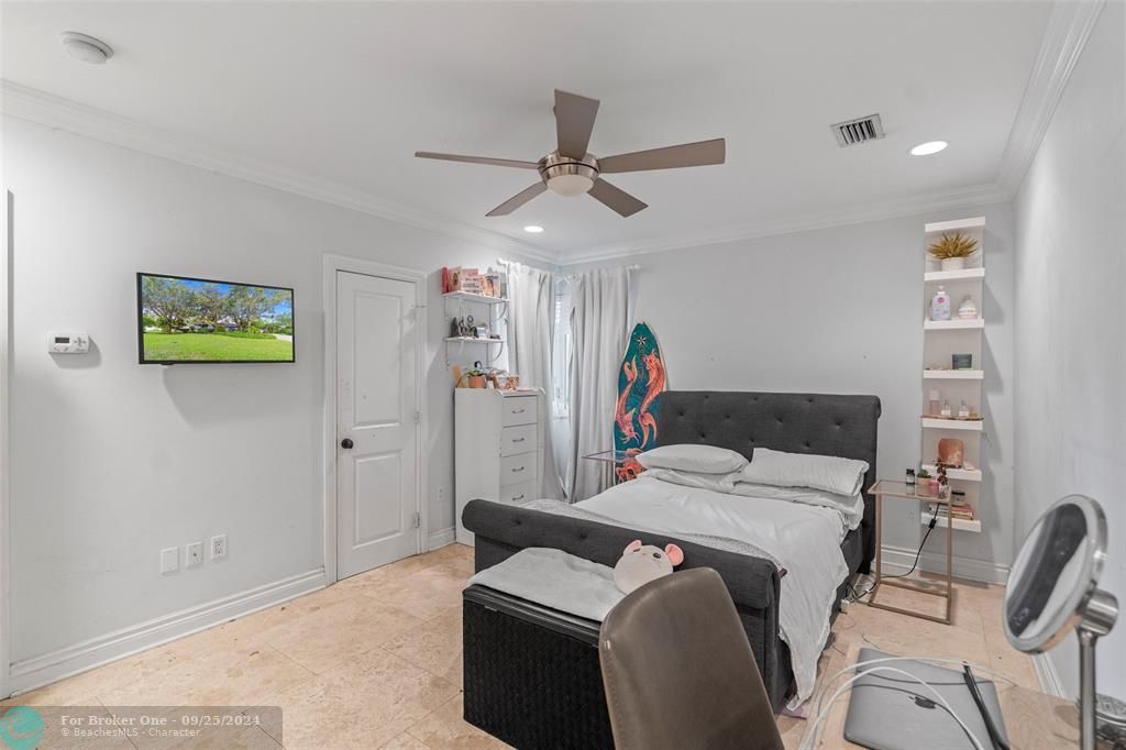 Active With Contract: $1,599,000 (4 beds, 2 baths, 2492 Square Feet)