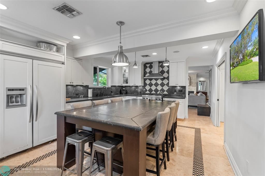 Active With Contract: $1,599,000 (4 beds, 2 baths, 2492 Square Feet)