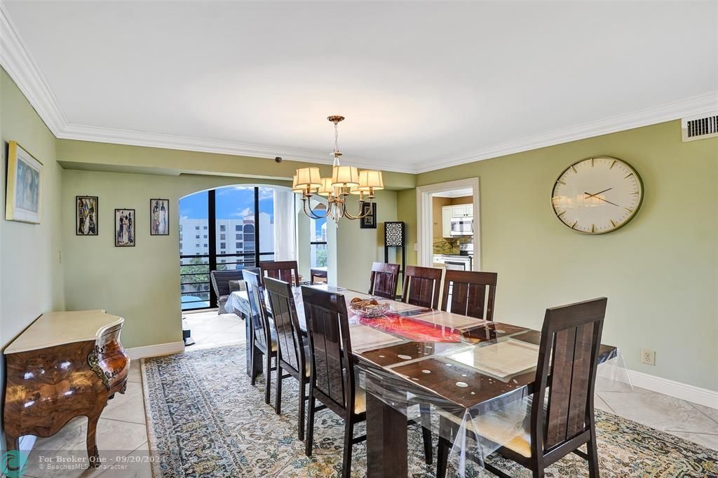 Active With Contract: $4,600 (3 beds, 2 baths, 1672 Square Feet)