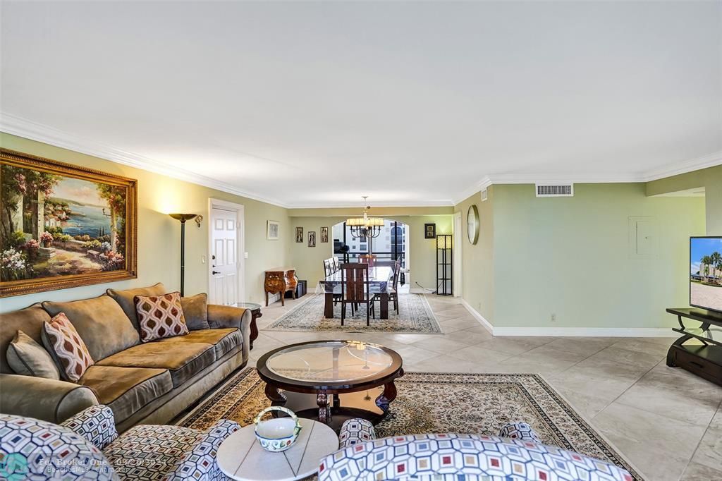 Active With Contract: $4,600 (3 beds, 2 baths, 1672 Square Feet)