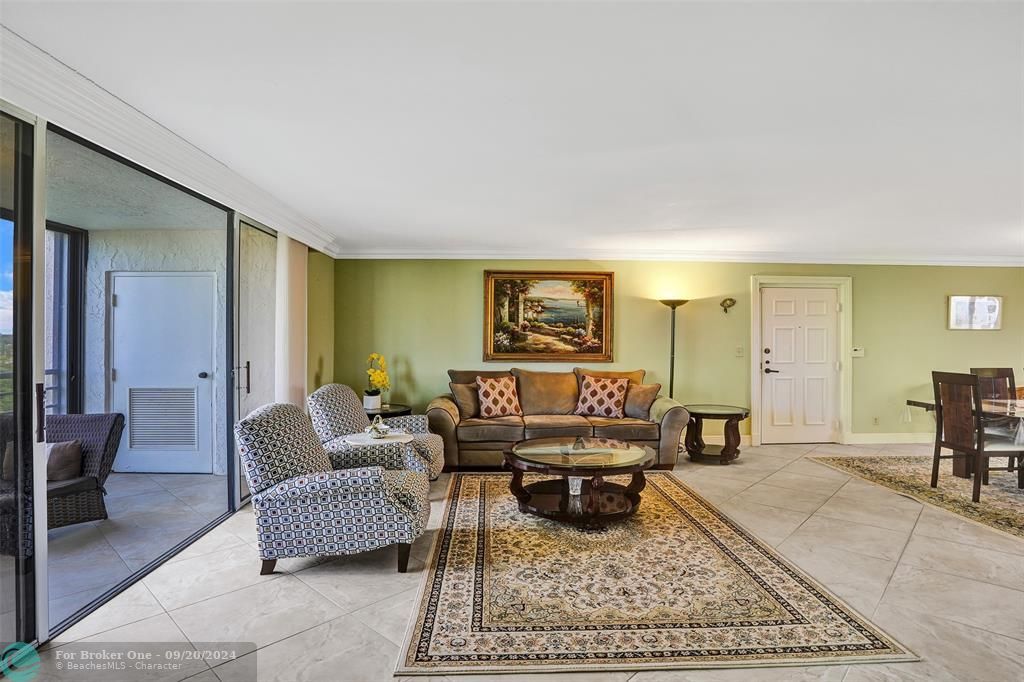 Active With Contract: $4,600 (3 beds, 2 baths, 1672 Square Feet)