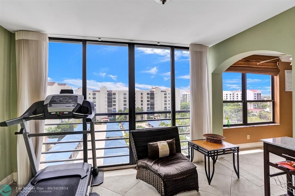 Active With Contract: $4,600 (3 beds, 2 baths, 1672 Square Feet)