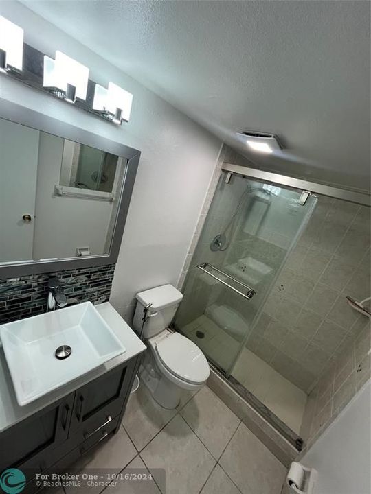 Active With Contract: $1,900 (2 beds, 2 baths, 1080 Square Feet)