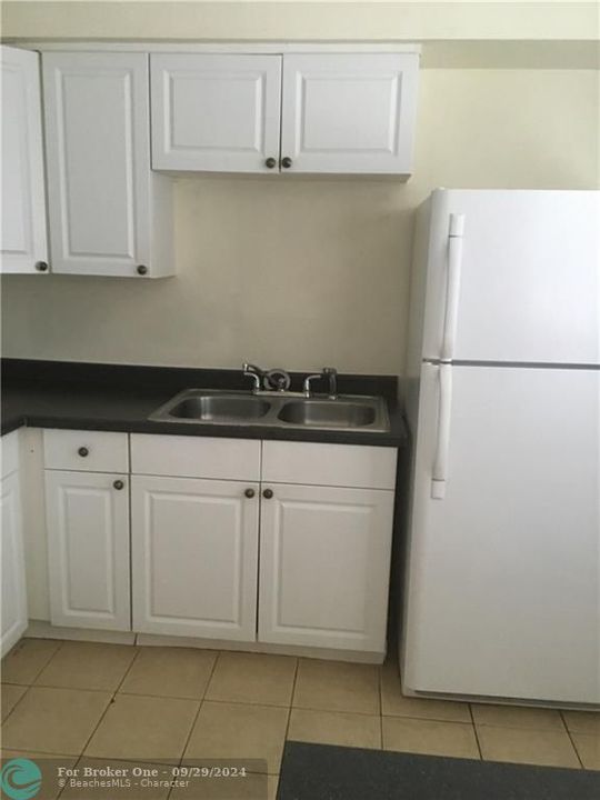 For Rent: $2,300 (2 beds, 2 baths, 3779 Square Feet)