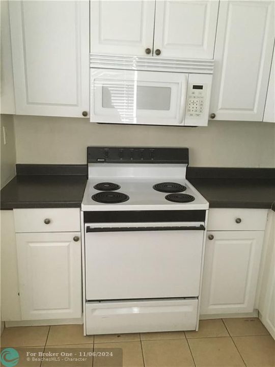 For Rent: $2,300 (2 beds, 2 baths, 3779 Square Feet)