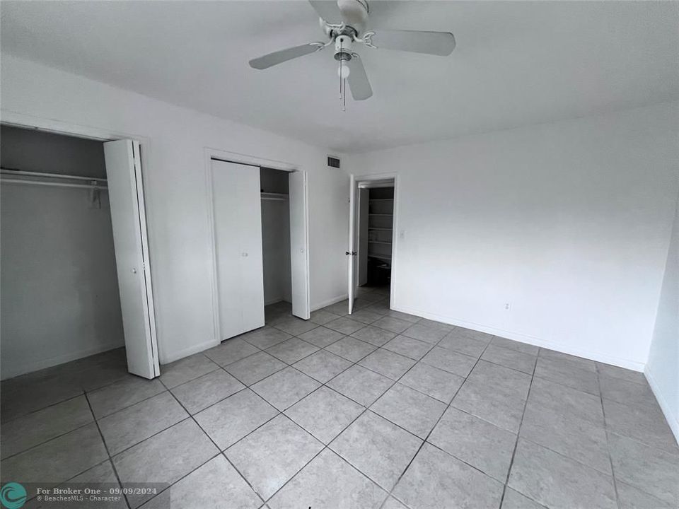 Active With Contract: $1,450 (1 beds, 1 baths, 713 Square Feet)