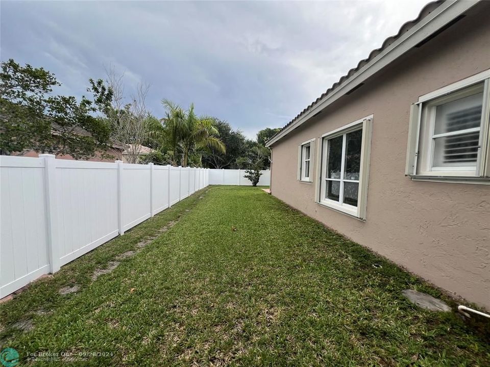 Active With Contract: $4,500 (4 beds, 2 baths, 2443 Square Feet)