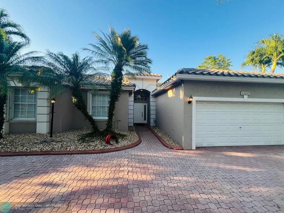 Active With Contract: $4,500 (4 beds, 2 baths, 2443 Square Feet)