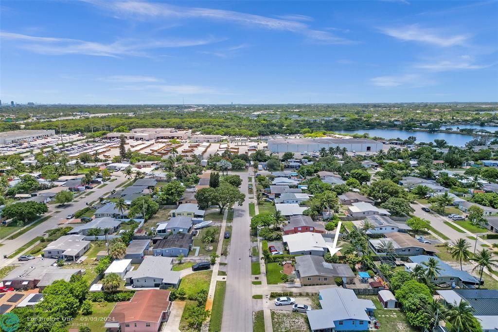 Active With Contract: $425,000 (3 beds, 2 baths, 1290 Square Feet)