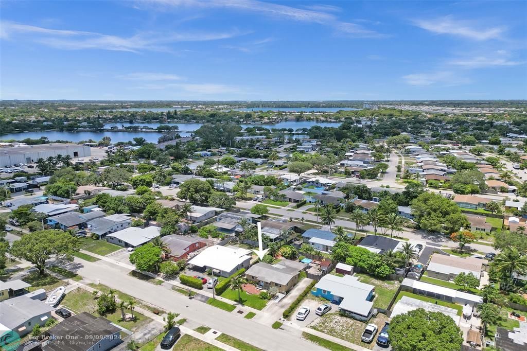 Active With Contract: $425,000 (3 beds, 2 baths, 1290 Square Feet)