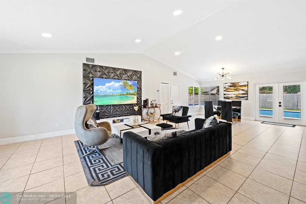 Active With Contract: $589,900 (3 beds, 2 baths, 1666 Square Feet)