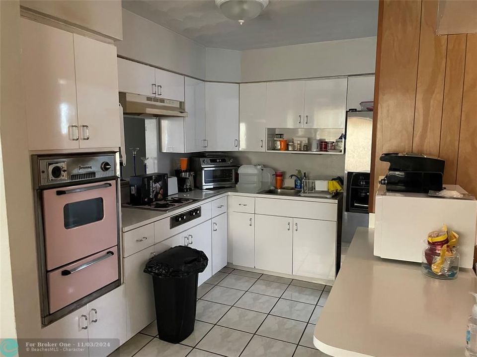 Recently Sold: $425,000 (3 beds, 2 baths, 1452 Square Feet)