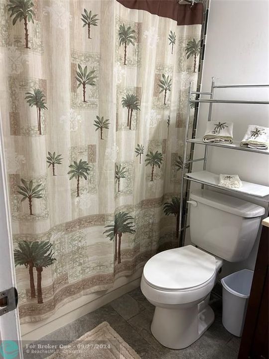 Active With Contract: $199,900 (2 beds, 2 baths, 770 Square Feet)