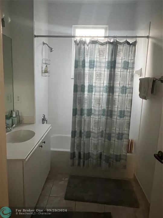 Active With Contract: $2,200 (3 beds, 2 baths, 1357 Square Feet)