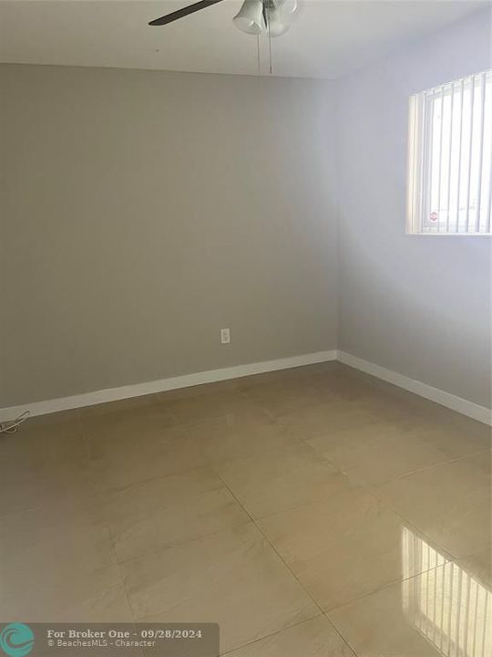 Active With Contract: $1,900 (2 beds, 2 baths, 1031 Square Feet)