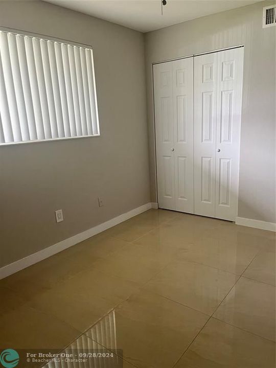 Active With Contract: $1,900 (2 beds, 2 baths, 1031 Square Feet)