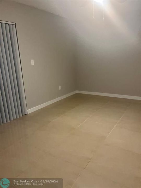 Active With Contract: $1,900 (2 beds, 2 baths, 1031 Square Feet)