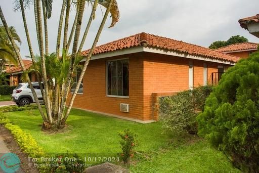 En Venta: $112,000 (4 camas, 2 baños, 2400 Pies cuadrados)