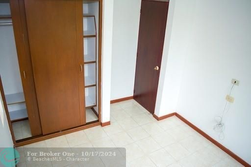 En Venta: $112,000 (4 camas, 2 baños, 2400 Pies cuadrados)