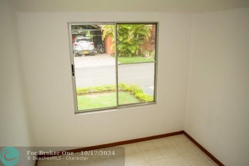 En Venta: $112,000 (4 camas, 2 baños, 2400 Pies cuadrados)