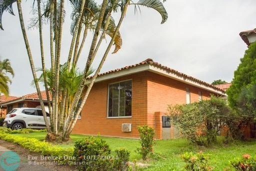 En Venta: $112,000 (4 camas, 2 baños, 2400 Pies cuadrados)