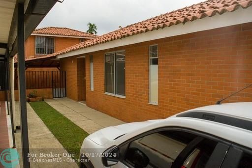 En Venta: $112,000 (4 camas, 2 baños, 2400 Pies cuadrados)