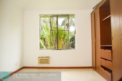 En Venta: $112,000 (4 camas, 2 baños, 2400 Pies cuadrados)