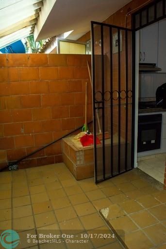 En Venta: $112,000 (4 camas, 2 baños, 2400 Pies cuadrados)