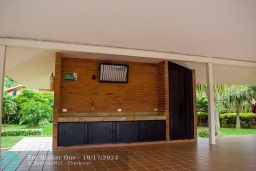 En Venta: $112,000 (4 camas, 2 baños, 2400 Pies cuadrados)