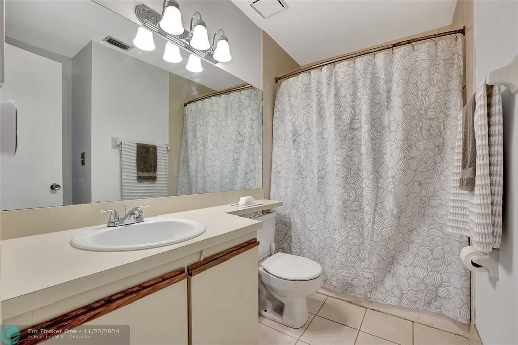 For Sale: $264,900 (2 beds, 1 baths, 1096 Square Feet)