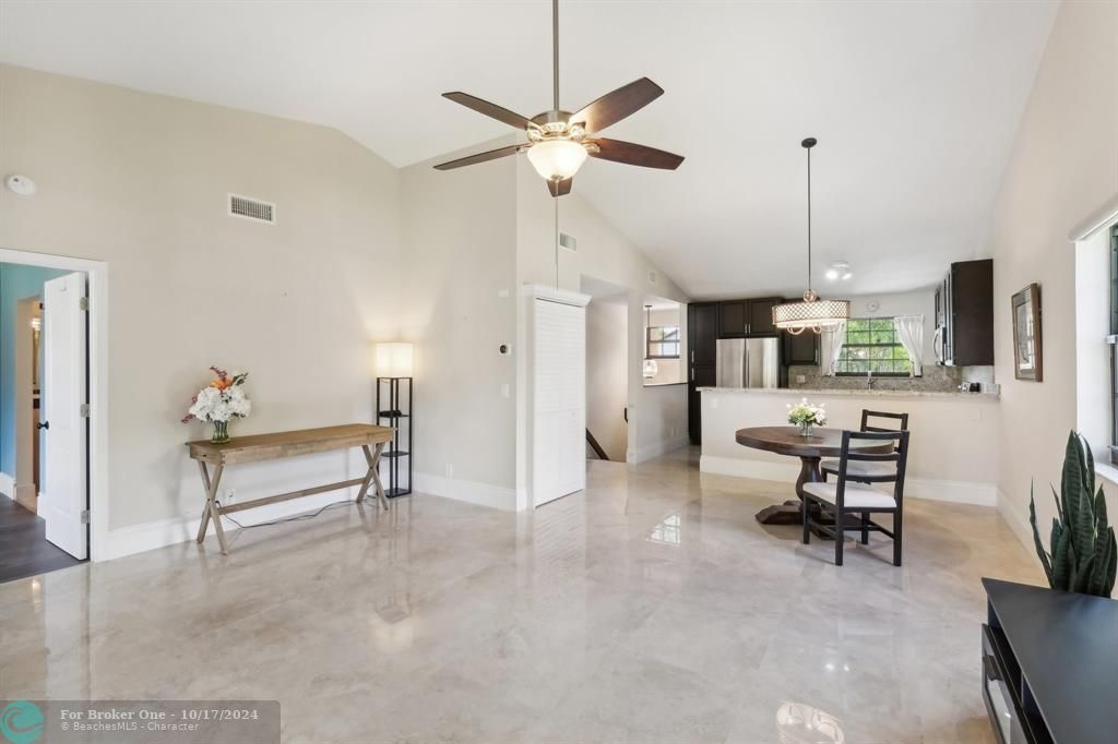 Active With Contract: $359,000 (2 beds, 2 baths, 1130 Square Feet)