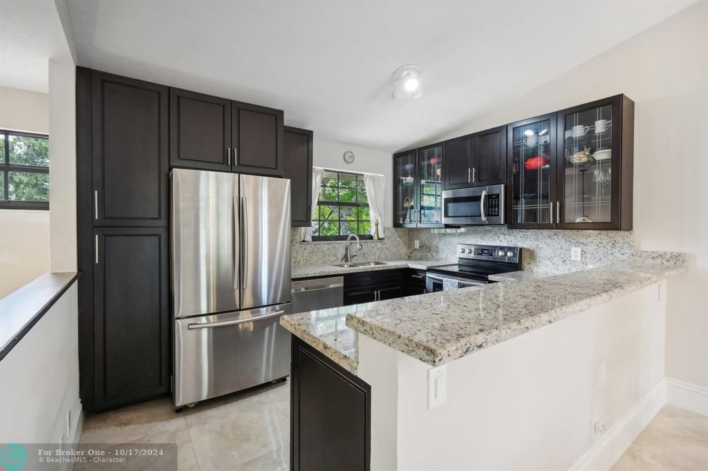 Active With Contract: $359,000 (2 beds, 2 baths, 1130 Square Feet)