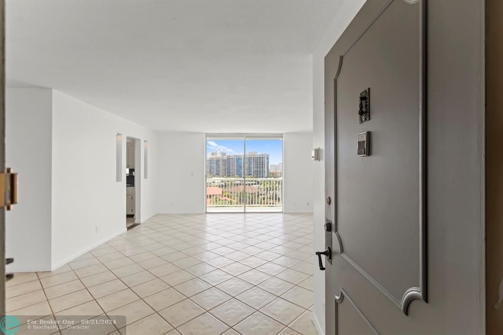 For Sale: $390,000 (2 beds, 2 baths, 1308 Square Feet)