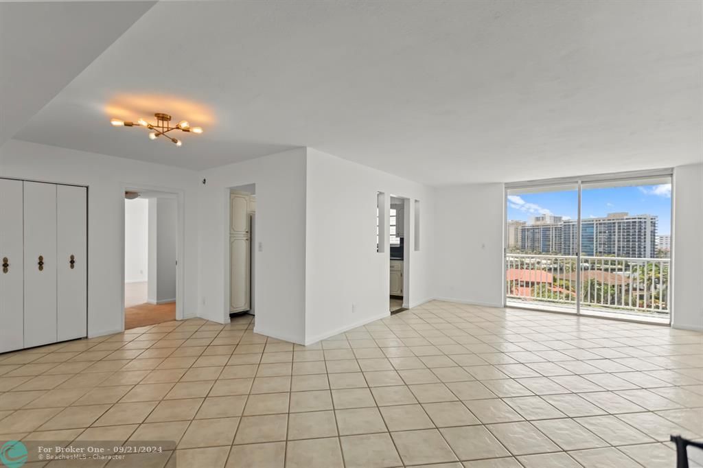 For Sale: $390,000 (2 beds, 2 baths, 1308 Square Feet)